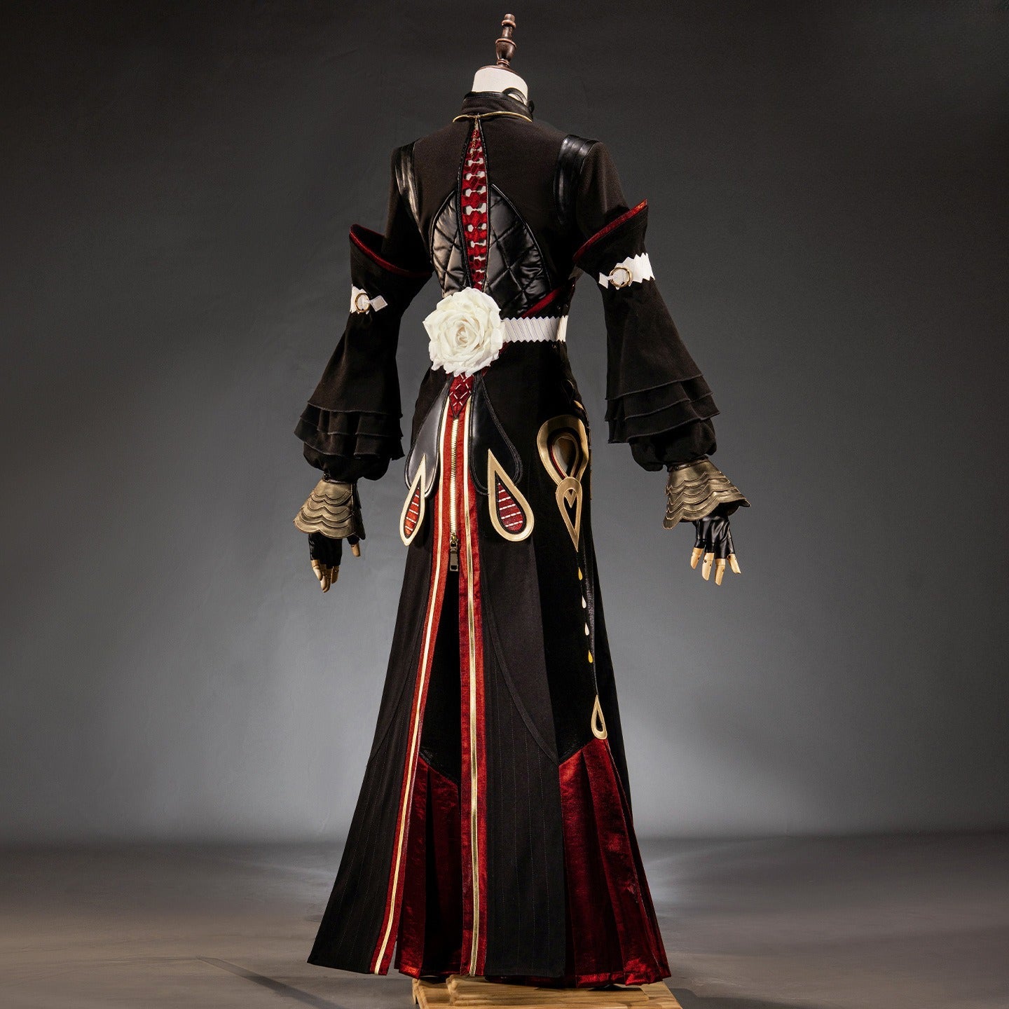 Zenless Zone Zero Oppolus Isolde Colonel Cosplay Costume - Coscosmos